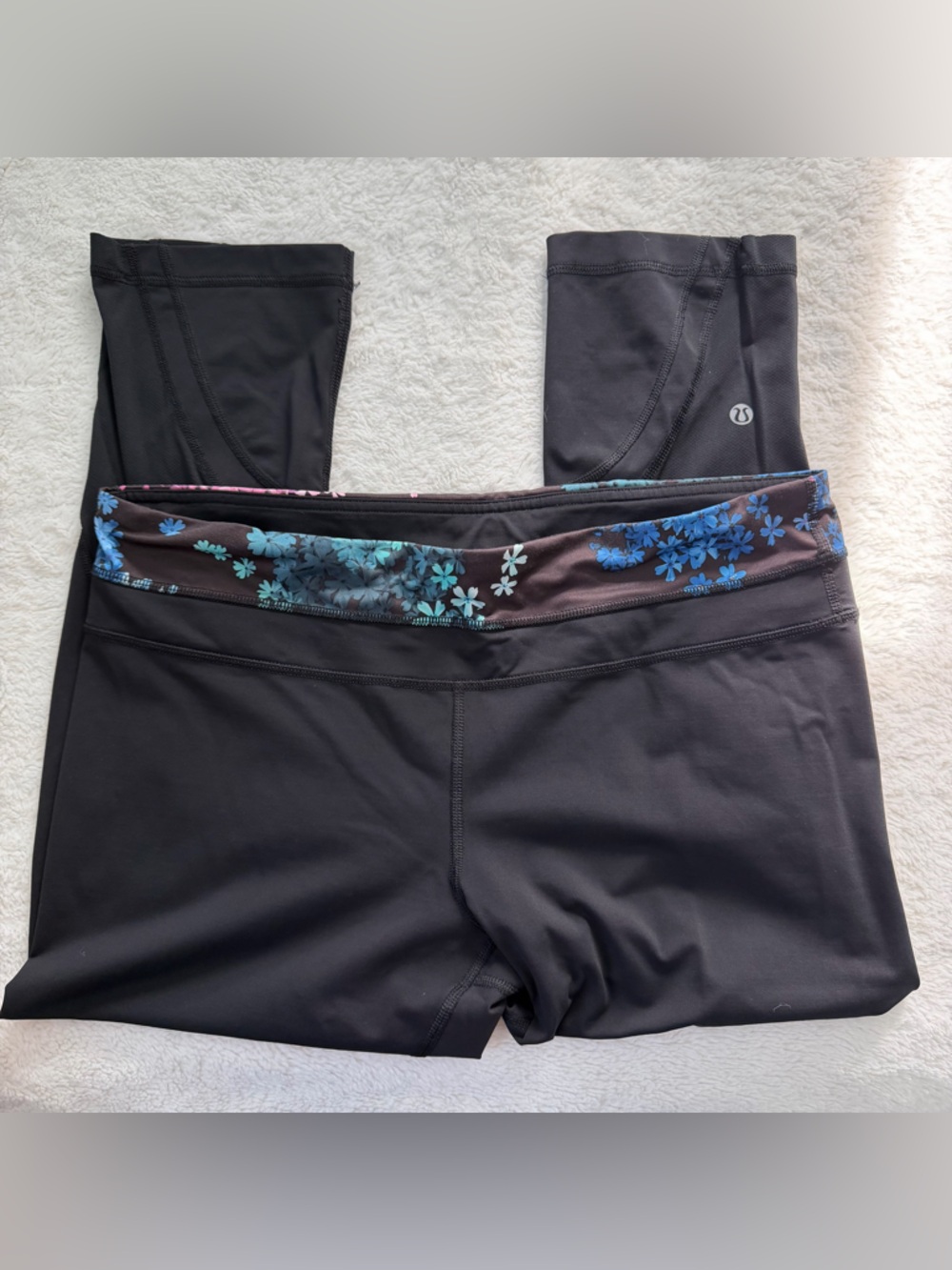 Lululemon Cropped Leggings Size 12 Black Floral Waistband Athletic Yoga Capri